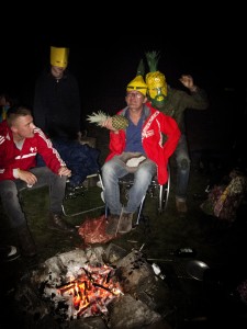 Punuaka sacrifice - Connor left, louis behind in mask.